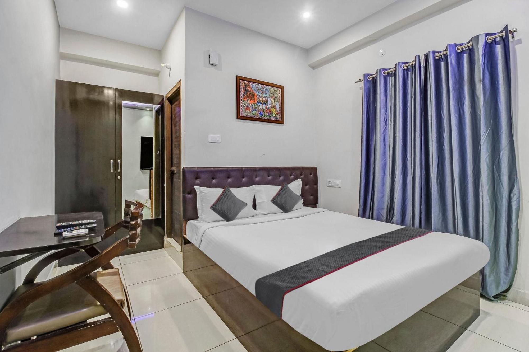 Collection O Galaxy Suites Хайдарабад Экстерьер фото