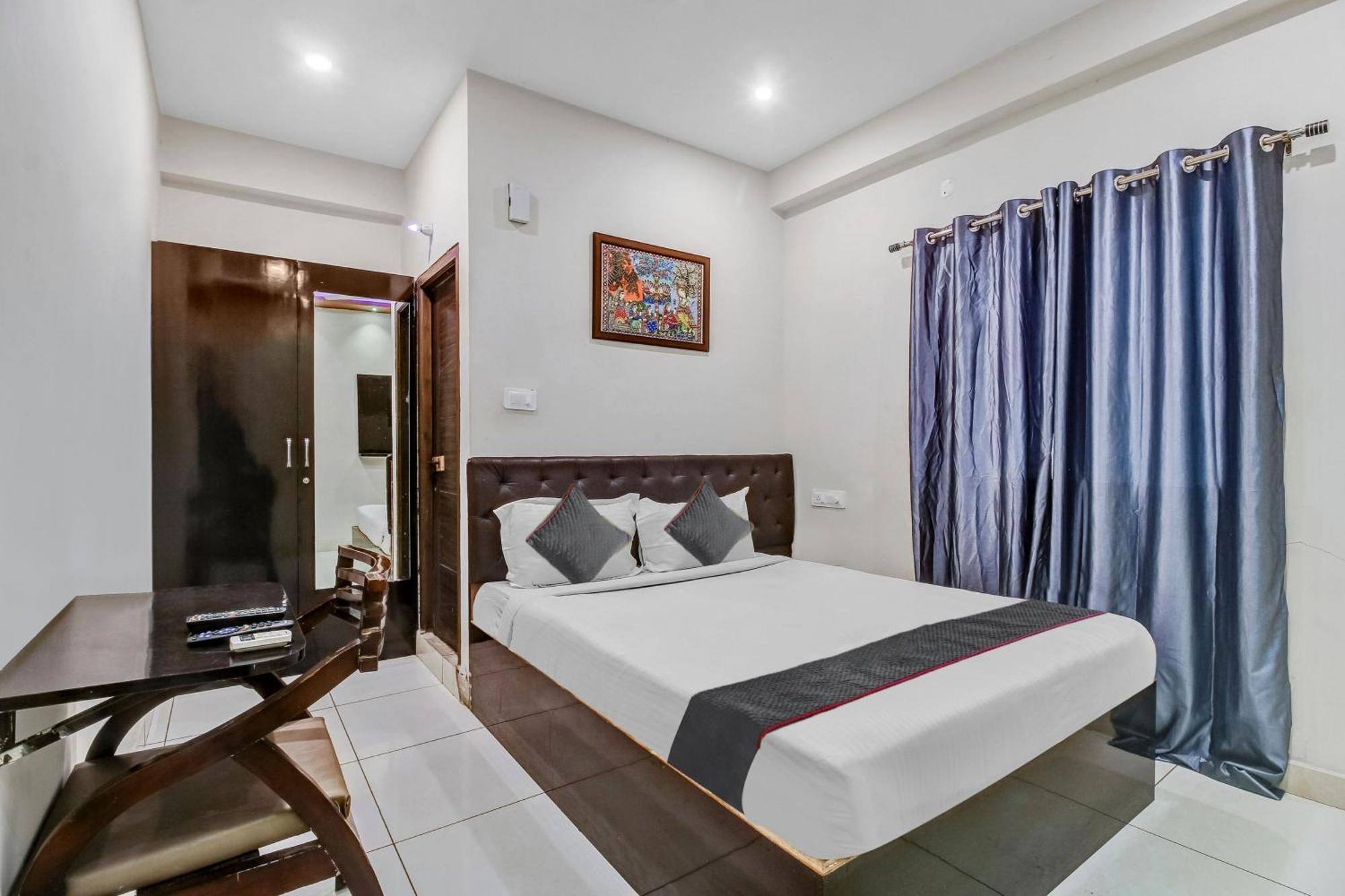 Collection O Galaxy Suites Хайдарабад Экстерьер фото