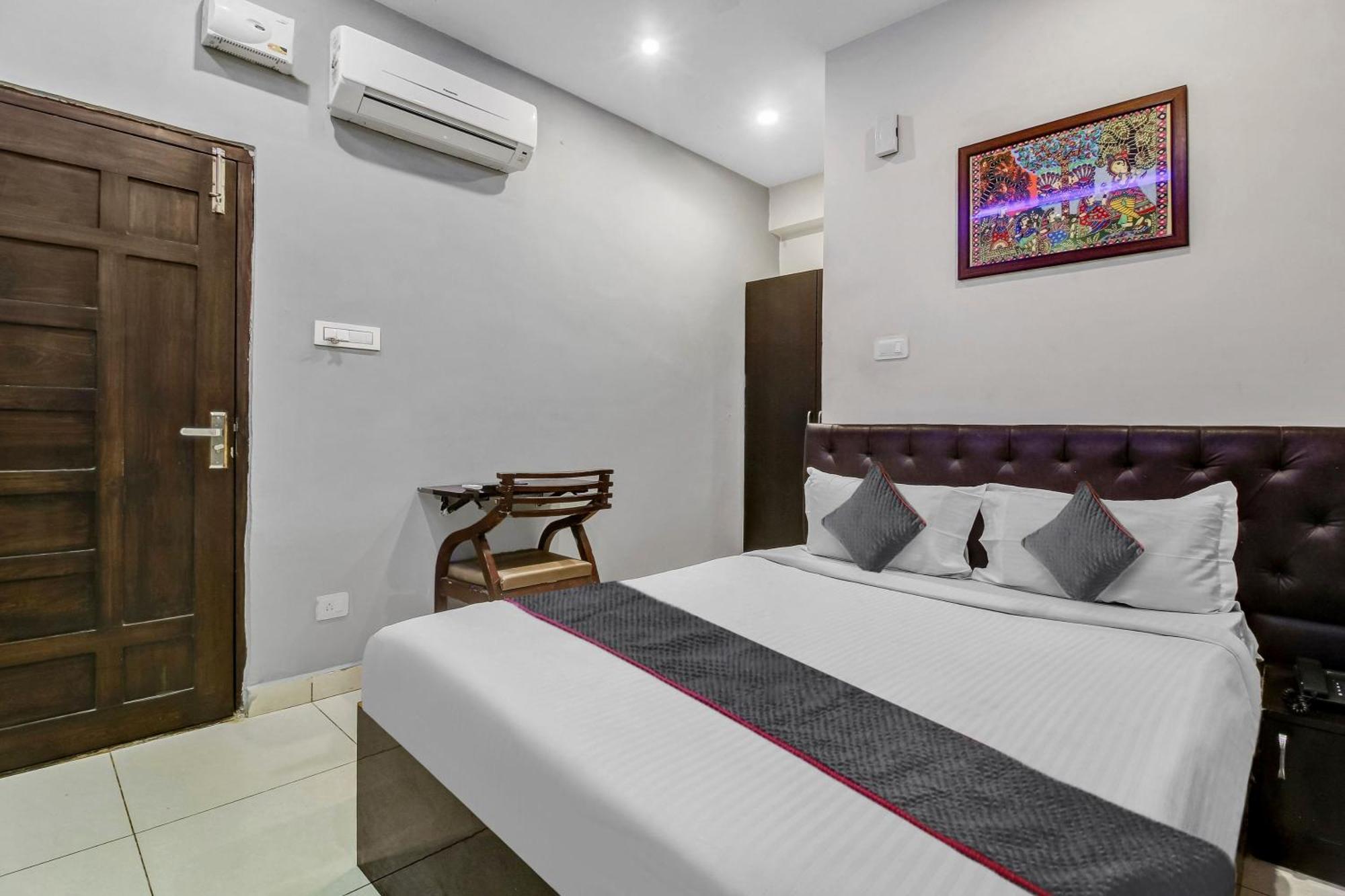 Collection O Galaxy Suites Хайдарабад Экстерьер фото